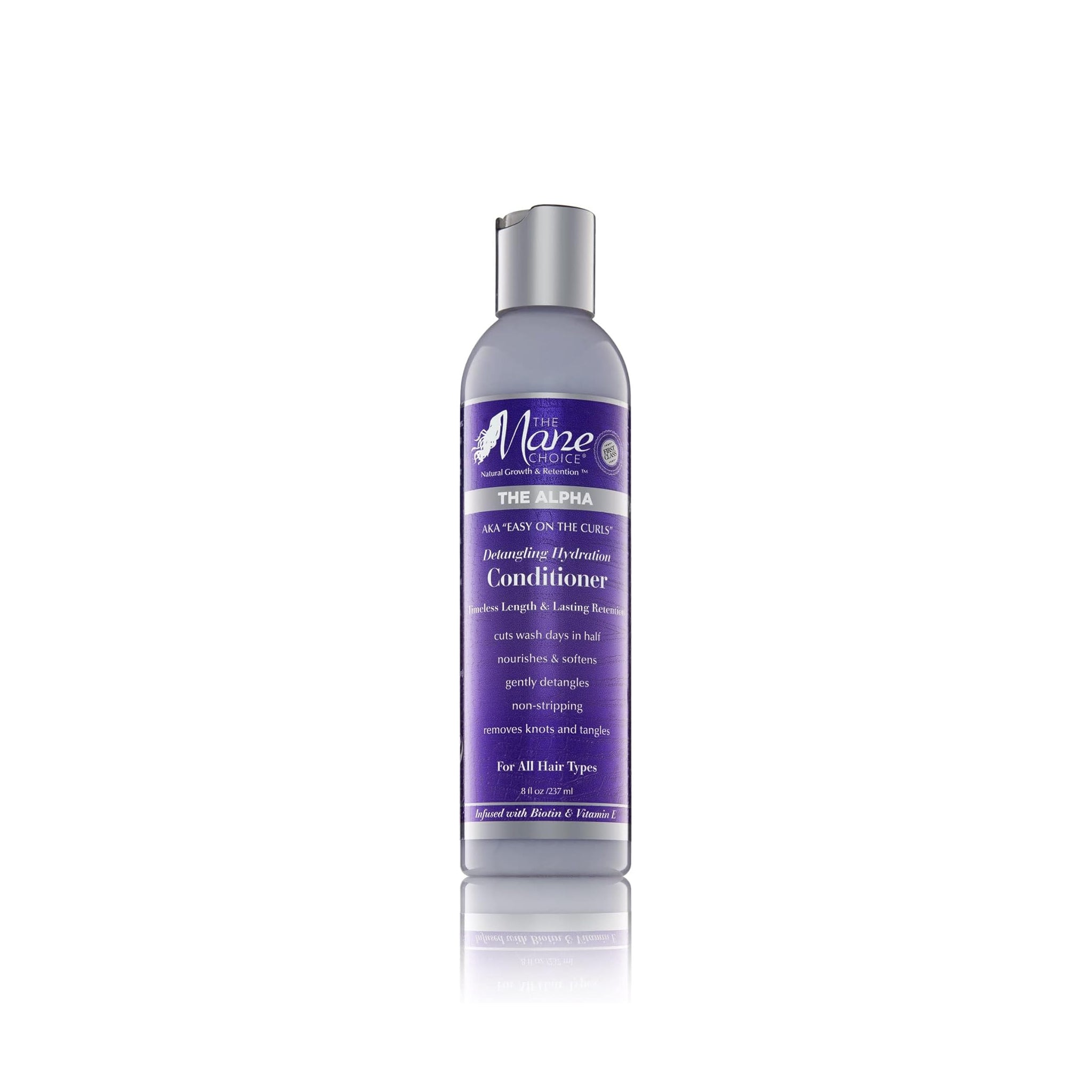 Flaske med The Mane Choice The Alpha Detangling Hydration Conditioner. Lilla etiket med sølvfarvet låg. Balsammen udreder, blødgør og fugter håret.